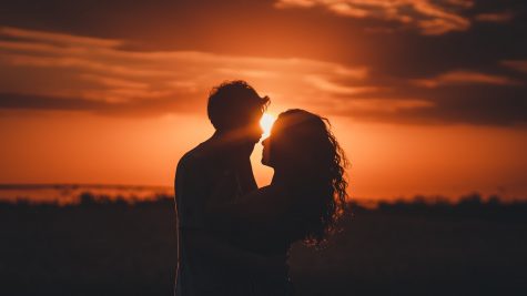 Những lần mà việc ghen là điều cần thiết cho mối quan hệ