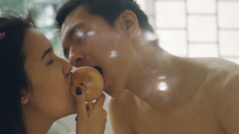 Trí thông minh trên giường và những câu chuyện "dở khóc dở cười"