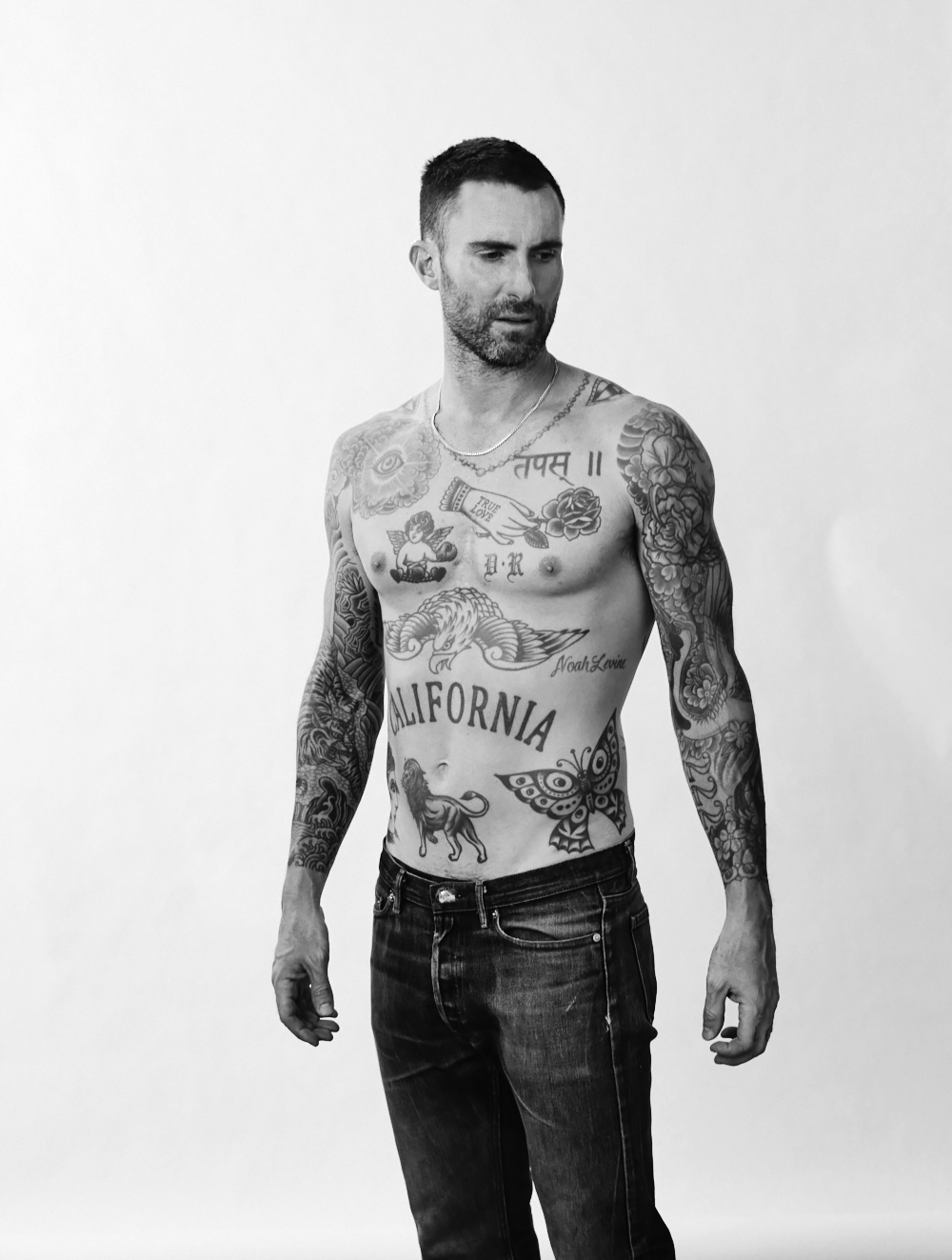 Sở thích xăm kín người của Adam Levine  TrueID