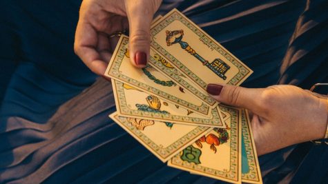 Tarot tháng 8: Tìm hiểu về tài chính của bạn và lời khuyên bổ ích