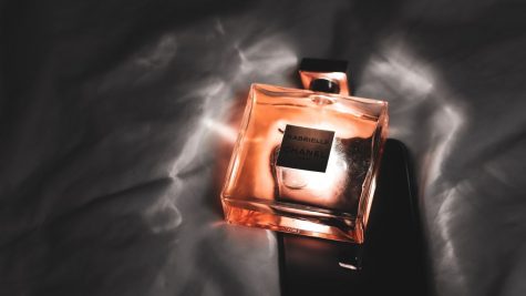 [ELLE Man Gift] 4 chai nước hoa thơm phức bạn có thể tặng nàng dịp Giáng sinh