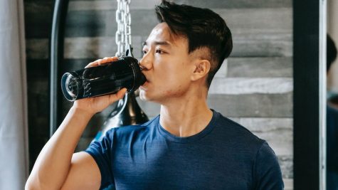 Sữa lắc protein có đang khiến bạn bị nổi mụn?