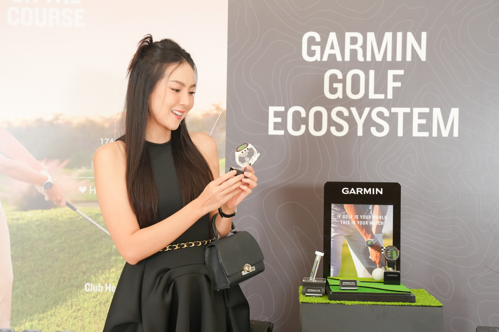 Tuyệt đỉnh đẳng cấp trên sân golf với đồng hồ Garmin Approach S70