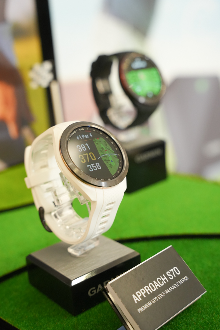 Tuyệt đỉnh đẳng cấp trên sân golf với đồng hồ Garmin Approach S70